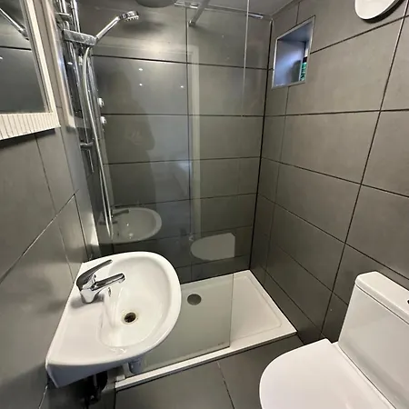 Drop In Apartment *
