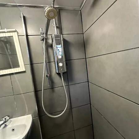Drop In Apartment *